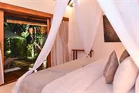The Tamantis Villa 4*, Canggu (Bali)